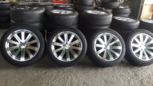 ขายล้อขอบ19 5รู114 พร้อมยางชุดละ18500