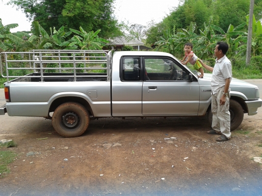 ขายด่วน รถ mazda b2500  สภาพรถสวย  เครื่องดี ยางใหม่  แอร์เย็น