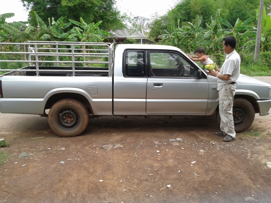 ขายด่วน รถ mazda b2500  สภาพรถสวย  เครื่องดี ยางใหม่  แอร์เย็น