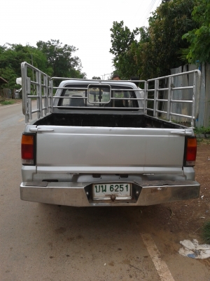 ขายด่วน รถ mazda b2500  สภาพรถสวย  เครื่องดี ยางใหม่  แอร์เย็น