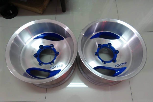 Enkei japan 15x8.5 ET-20 สวยๆ หนาๆไร้ซ่อม ใส่บรรทุกได้สบาย 2วง 4500บาท