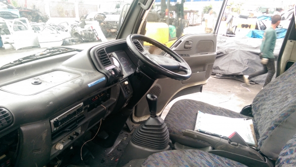 หัวตัดพร้อมเครื่อง พร้อมช่วงล่าง  nkr รุ่นใหม่  4HL 140 แรง จากนอกราคาถูก