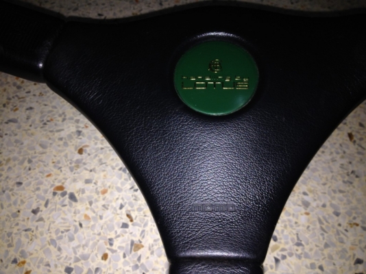 MOMOสามก้านพร้อมคอISUZU MU เก่าญี่ปุ่นแท้สภาพสวย