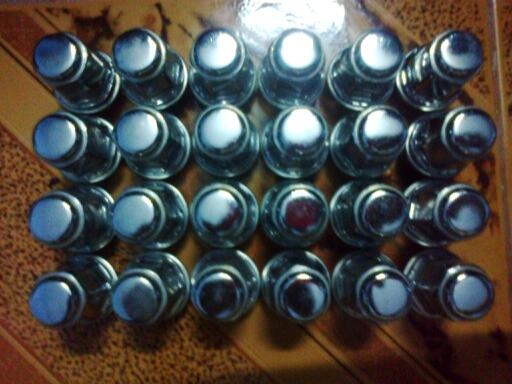 น็อตแท้โตโยต้าวีโก้แชมใหม่ สภาพใหม่กริบๆชุดละ24ตัวขาย700ส่งฟรี น็อตแท้โตโยต้าวีโก้แชมใหม่ สภาพใหม่กริบๆชุดละ24ตัวขาย700ส่งฟรี