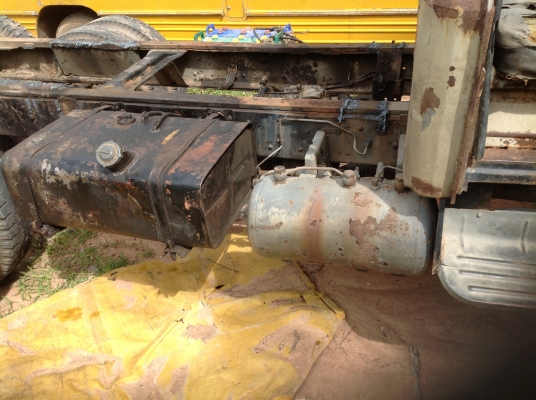 ขาย((250,000)) 10ล้อหัวยาว 2เพลาเดิม มีสโลว์ เครื่องISUZU. 6BG1-175แรง