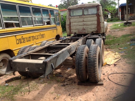 ขาย((250,000)) 10ล้อหัวยาว 2เพลาเดิม มีสโลว์ เครื่องISUZU. 6BG1-175แรง