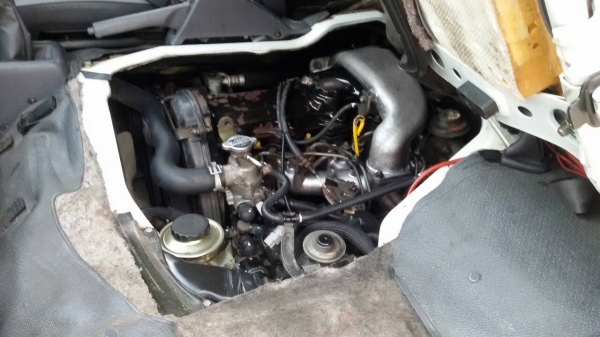 ขายรถตู้ Hiace ปี 2003 เครื่อง 3.0 ดีเซล แอร์ราว เบาะวีไอพี วิ่งน้อย