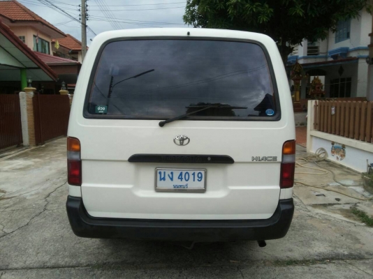 ขายรถตู้ Hiace ปี 2003 เครื่อง 3.0 ดีเซล แอร์ราว เบาะวีไอพี วิ่งน้อย