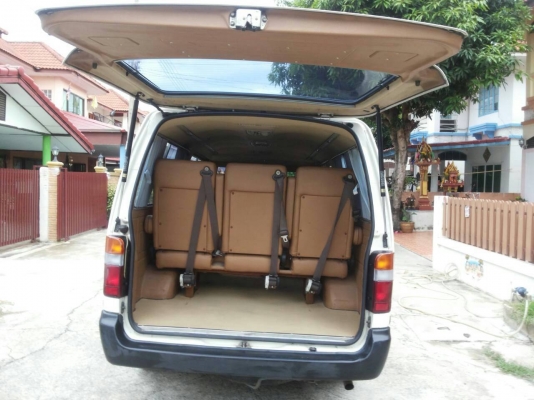 ขายรถตู้ Hiace ปี 2003 เครื่อง 3.0 ดีเซล แอร์ราว เบาะวีไอพี วิ่งน้อย