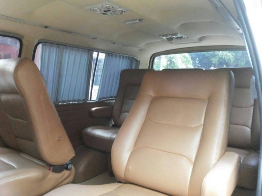 ขายรถตู้ Hiace ปี 2003 เครื่อง 3.0 ดีเซล แอร์ราว เบาะวีไอพี วิ่งน้อย