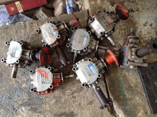 หัวเกียร์ทดรอบ Bondiori&amp;pavesi อัตราทด 1:3 made in Italy สภาพสวย หนุมนิ่ม พร้อมใช้งาน มี 7 ตัว