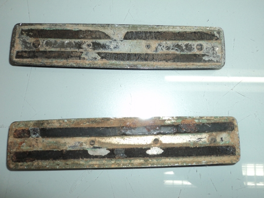 หายากโลโก้ SUZUKI  ฝากระเป๋าข้าง M.2  1 คู่  สนใจโทร.081-005-8785