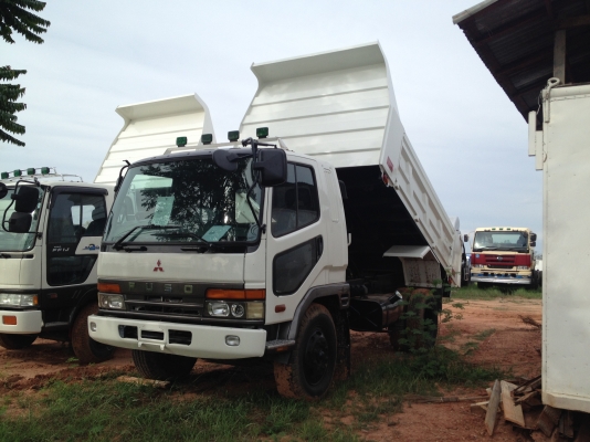 ขายครับ 6 ล้อ FIFTHER เครื่อง 185 แรงม้ากระบะดั้มพ์ดิน มีหลายคันราคาไม่แพง โทรเลยครับ ขายครับ 6 ล้อ FIFTHER เครื่อง 185 แรงม้ากระบะดั้มพ์ดิน มีหลายคันราคาไม่แพง โทรเลยครับ