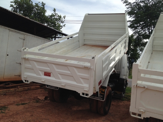 ขายครับ 6 ล้อ FIFTHER เครื่อง 185 แรงม้ากระบะดั้มพ์ดิน มีหลายคันราคาไม่แพง โทรเลยครับ