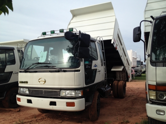 ขาย 6 ล้อ HINO สิงห์ไฮเทค เครื่อง 165-180 แรงม้ากระบะดั้มพ์ดิน กระบอกดั้มพ์ 4 ตัน ทำใหม่หมดทั้งคันพร้อมทะเบียนครับสวยๆเลยราคาไม่แพงโทรก่อนครับ สนใจรีบเลยครับ