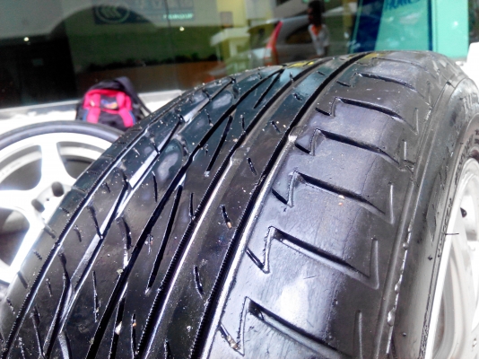 ขายล้อแม๊กพร้อมยาง 17"  225/50/17 ใส่รถเก๋ง รถกระบะ รถซิ่ง