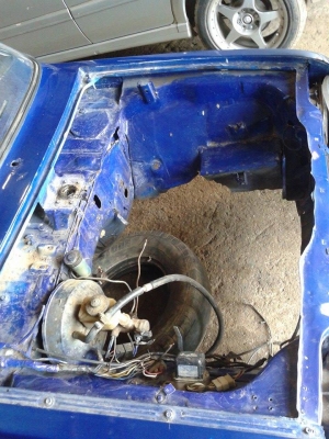 ขายหัวเเละกระบะมาสด้า 1000 สีน้ำเงินเกร็ดทำเเล้วตัดใจขายครับ