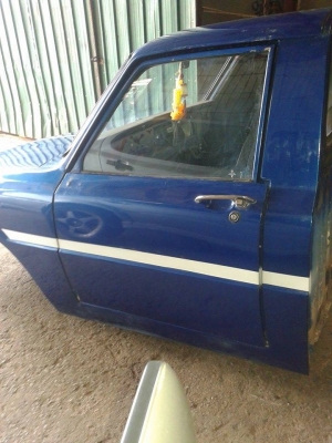 ขายหัวเเละกระบะมาสด้า 1000 สีน้ำเงินเกร็ดทำเเล้วตัดใจขายครับ