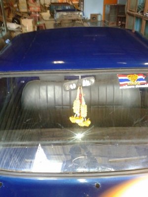 ขายหัวเเละกระบะมาสด้า 1000 สีน้ำเงินเกร็ดทำเเล้วตัดใจขายครับ