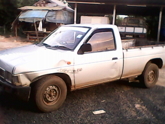 NISSAN  ปี  40 เครื่อง  2500  เครื่องเดิม  ห้องเครื่องเดิม  เครื่องดี  ครัชชีดี