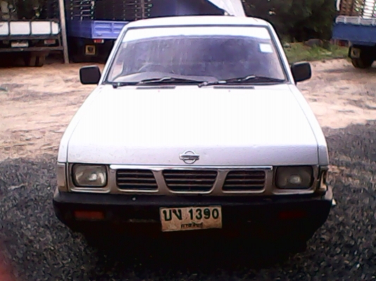 NISSAN  ปี  40 เครื่อง  2500  เครื่องเดิม  ห้องเครื่องเดิม  เครื่องดี  ครัชชีดี