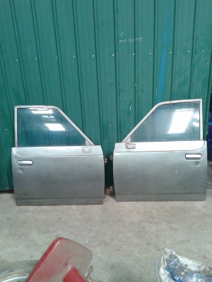 ขายประตู่ TOYOTA RN20 สภาพสวยๆๆกระจกหมุนขึ้นได้ปกติครับ