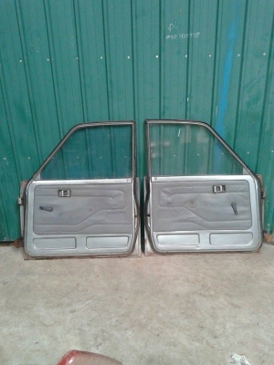 ขายประตู่ TOYOTA RN20 สภาพสวยๆๆกระจกหมุนขึ้นได้ปกติครับ