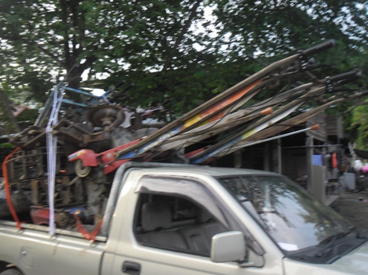 วันศุกร์ ที่1 จะออกเดินทางครับ ไปสามชุก ลูกค้าท่านใด สนใจสินค้าสั่งมาครับ