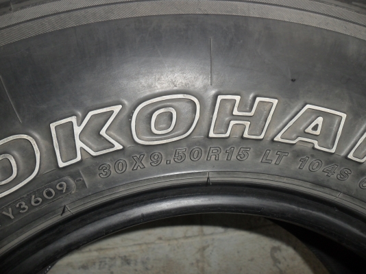 ยาง YOKOHAMA 30x9.50R15 ปี09 สวยๆ 1 คู่ ราคา 2500 บาท