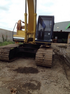 ขายด่วน KOBELCO SK200-/// บูมยาว รถสวยค่ะ