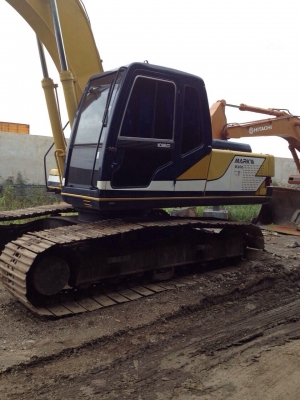 ขายด่วน KOBELCO SK200-/// บูมยาว รถสวยค่ะ