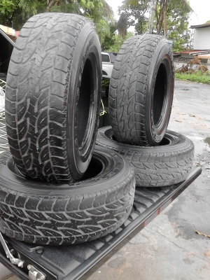 A/T 235/70R15 BRIDGESTONE DUELER A/T  ชุด 4 เส้น  โทร.081-427-3941
