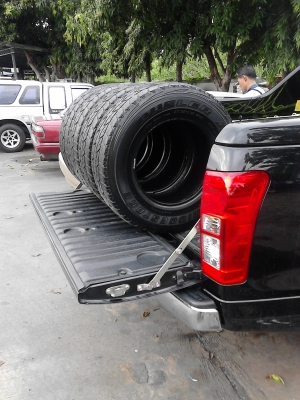 A/T 235/70R15 BRIDGESTONE DUELER A/T  ชุด 4 เส้น  โทร.081-427-3941