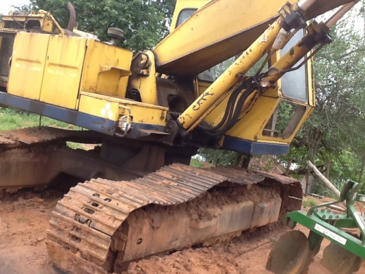 ขายครับโคมัสสุ200รุ่น2เครื่องงามๆตัวเดินดีไบแทคหายใช้งานใด้ปกติราคาเบาๆมีบริการขนย้ายราคาต่อรองใด้ทดลองขับใด้