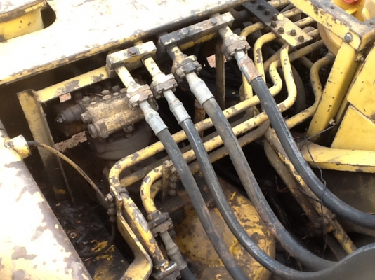 ขายครับโคมัสสุ200รุ่น2เครื่องงามๆตัวเดินดีไบแทคหายใช้งานใด้ปกติราคาเบาๆมีบริการขนย้ายราคาต่อรองใด้ทดลองขับใด้