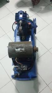 ปั้มลมพูมามอเตอร์โตชิบา 1/3สภาพเดิมๆครับสายพานขาดเดี่ยวเปลี่ยนให้ครับลมดีครับไม่ซึมครับราคานี้คุ้มมากครับ