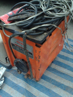 ตู้เชื่อมพร้อมใช้สภาพพร้อมใช้พร้อมสายครับ  200  แอมครับราคานี้คุ้มมากครับ