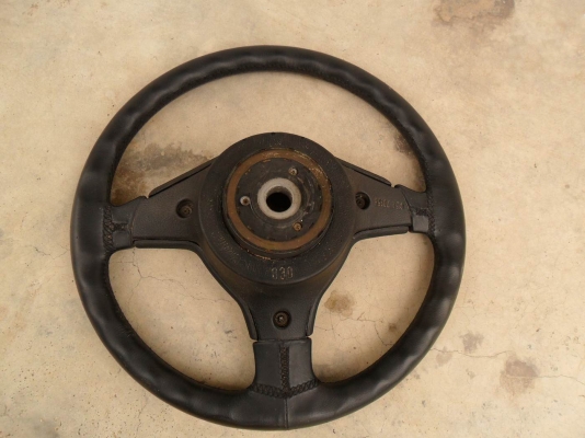 ขาย พวงมาลัย BMW 3ก้าน ของแท้ติดรถ สวย หรู สปอร์ต สภาพดี วงละ1400บ. T.092-9351644