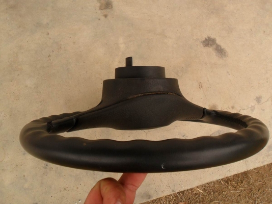 ขาย พวงมาลัย BMW 3ก้าน ของแท้ติดรถ สวย หรู สปอร์ต สภาพดี วงละ1400บ. T.092-9351644