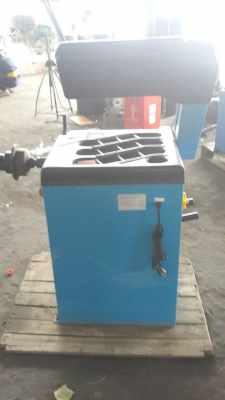 เครื่องถ่วงยาง