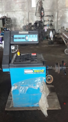 เครื่องถ่วงยาง