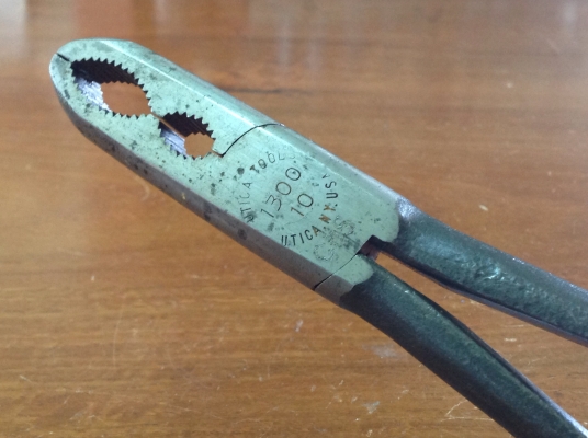 ขายคีม VINTAGE UTICA 1300-10 GAS &amp; BURNER PIP LINE 10.5"