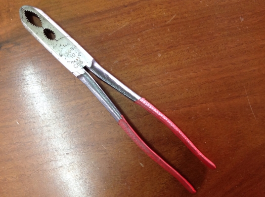 ขายคีม VINTAGE UTICA 1300-10 GAS &amp; BURNER PIP LINE 10.5"