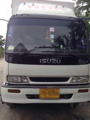 ขายรถบรรทุกหกล้อตู้แห้ง ISUZU FTR33P2Y เครื่อง 6HH1-200 แรง ปี 47 ทะเบียนพร้อม