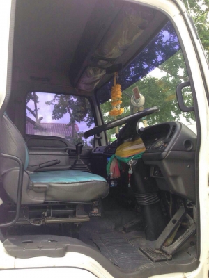 ขายรถบรรทุกหกล้อตู้แห้ง ISUZU FTR33P2Y เครื่อง 6HH1-200 แรง ปี 47 ทะเบียนพร้อม