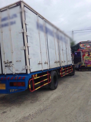 ขายรถบรรทุกหกล้อตู้แห้ง ISUZU FTR33P2Y เครื่อง 6HH1-200 แรง ปี 47 ทะเบียนพร้อม