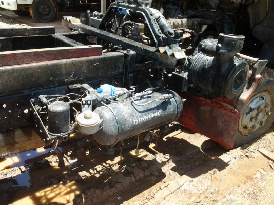 HINO    FD3HEA  เครื่อง  HO7D เครื่อง 195 แรง  6ล้อดัมยาง825  สนใจโทร  0903567612