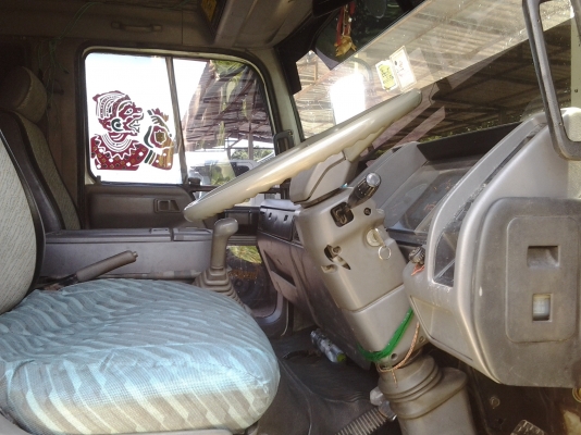 HINO    FD3HEA  เครื่อง  HO7D เครื่อง 195 แรง  6ล้อดัมยาง825  สนใจโทร  0903567612