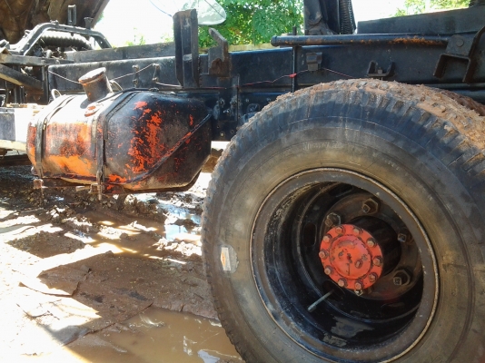 HINO    FD3HEA  เครื่อง  HO7D เครื่อง 195 แรง  6ล้อดัมยาง825  สนใจโทร  0903567612