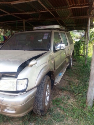 อีซูซุเเอ๊ดเเวนเจอร์ เครื่อง3000 เกียร์ออโต้ ปี2002 เล่มโอนลอยๆ หรือเเยกขายอะไหลทุกชิ้น